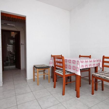 Apartment Metajna 6351A エクステリア 写真
