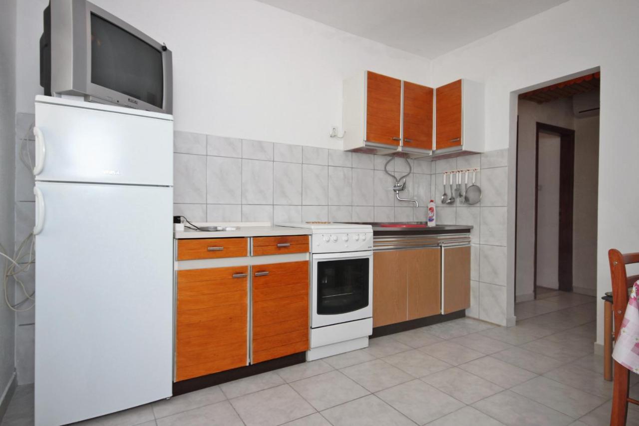Apartment Metajna 6351A エクステリア 写真