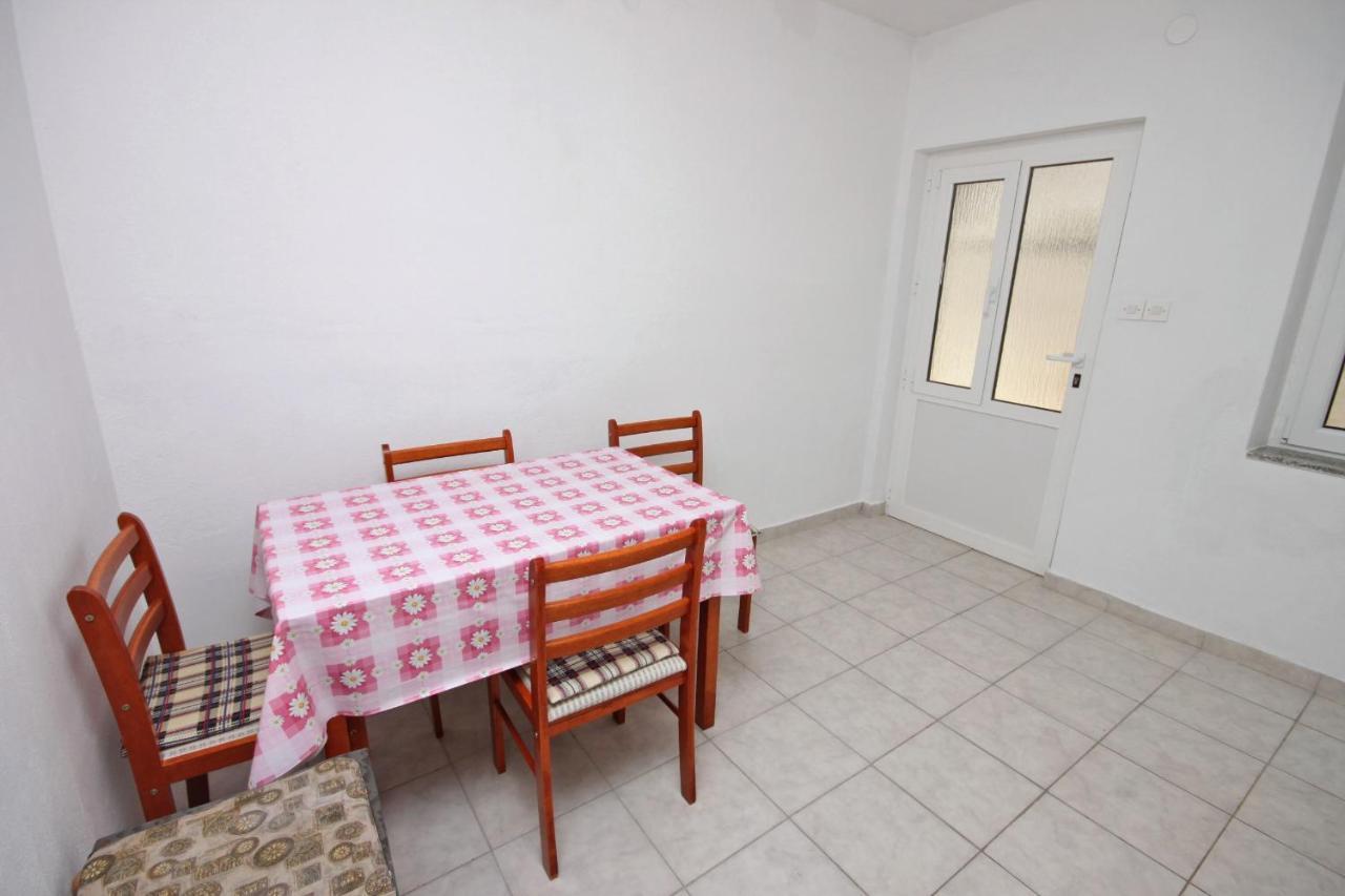 Apartment Metajna 6351A エクステリア 写真